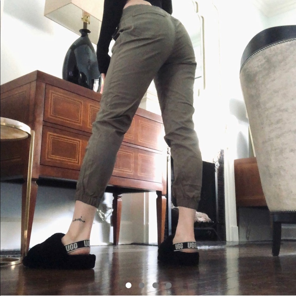 Green MOUNTAIN HARDWEAR pants